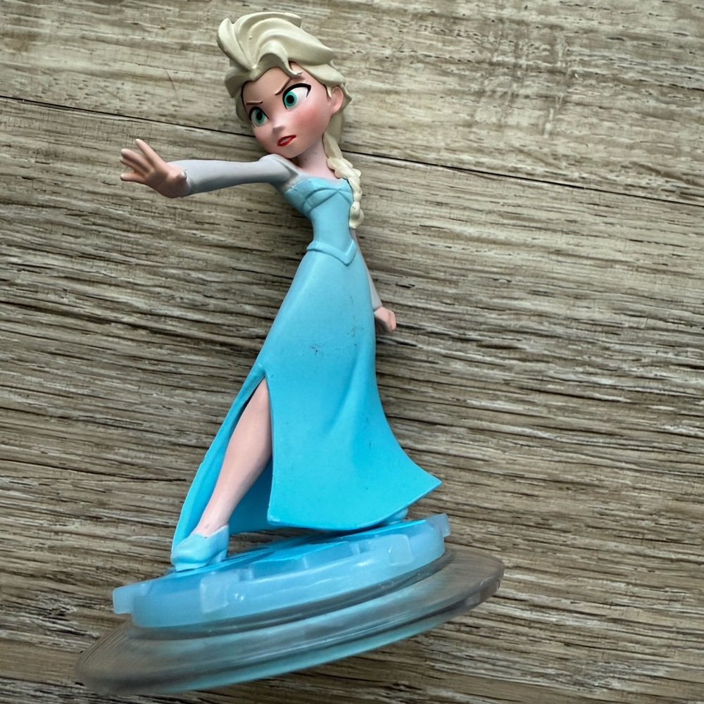 3/$20 Disney Elsa Infinity